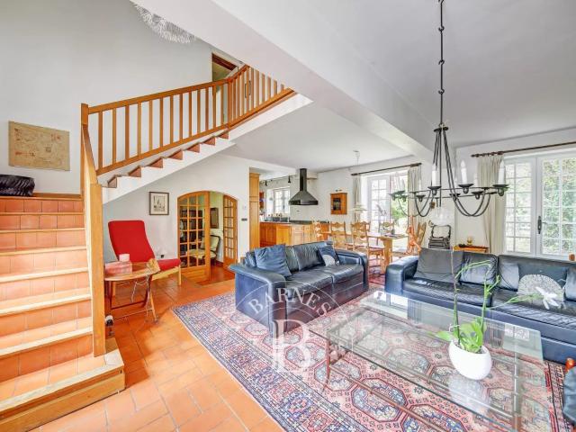Feucherolles – Centre village – Maison ancienne en pierre – 160 m² – 3/4 chambres