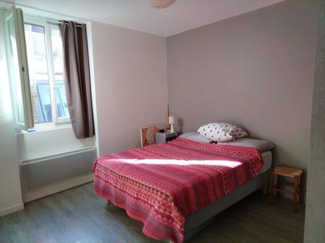 FEURS APPARTEMENT T2