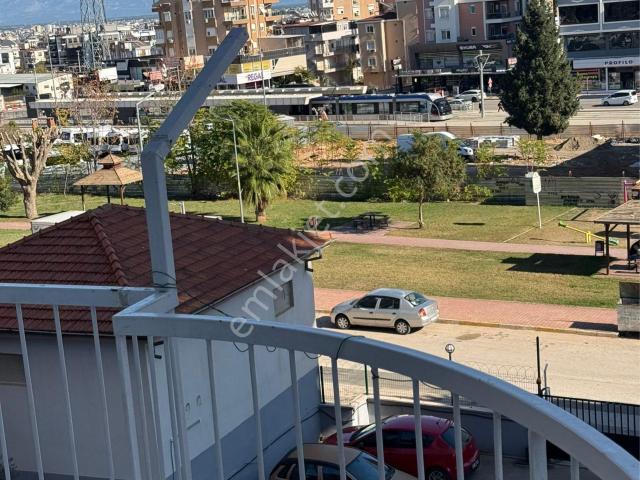 Fevziçakmak Mah. 3+1 Katta Asansörlü 135m2 Tramvaya Komşu