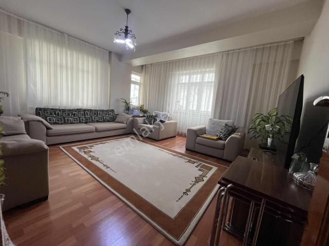 Fevziçakmak Mah. Farabi Hast. Yakını 140m2 3+1 Arakat Daire