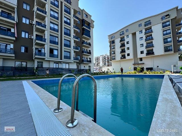 FEVZİÇAKMAK MAH.HAVUZLU SİTE İÇİ 1+1 50M2 1.KAT ASANSÖRLÜ,HAVUZ CEPHELİ,ÇOCUK OYUN PARKLI,KAMELYALI