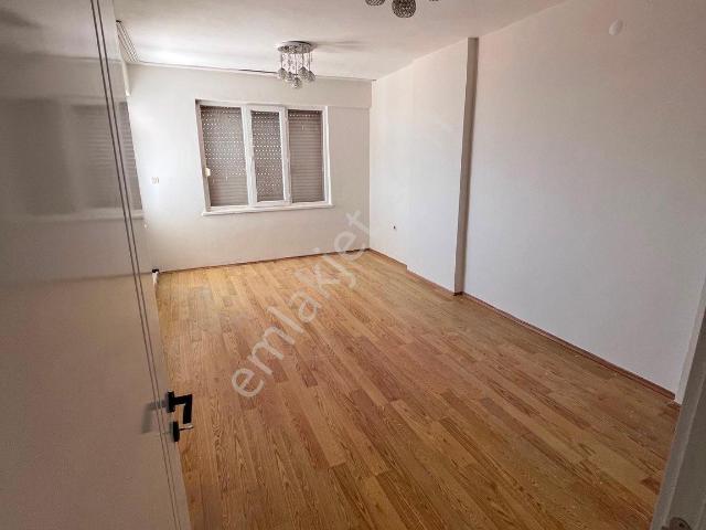 Fevziçakmakta 3+1 Site İçinde Tranvay Yürüme Mesafesi Kiralık