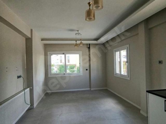 FEVZİPAŞA, AYDINLARDA 724 GÜVENLİK, HAVUZLU SOSYAL DONATILI SİTEDE 1+1