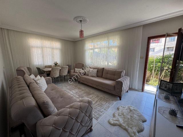 Fevzipaşa Mahallesi'nde 235m² Tek Tapu 3+1 Kapalı Mutfak Satılık Müstakil Daire