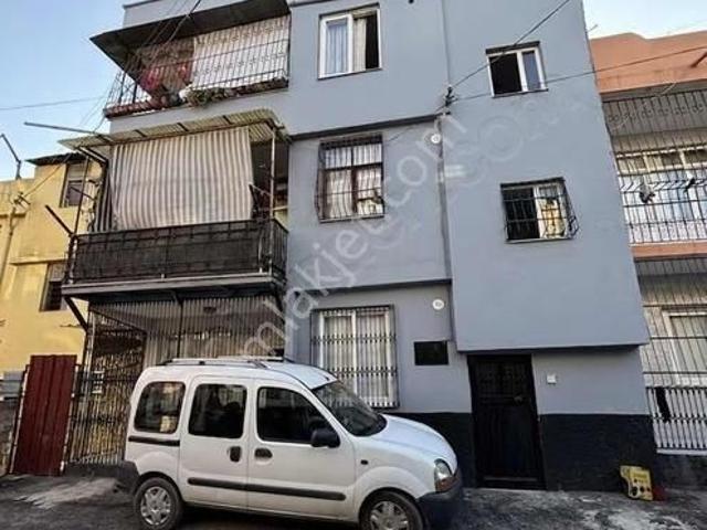Fevzipaşa'da Masrafsız 3 Katlı Müstakil Ev