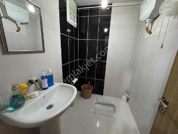 Fevzipaşada Merkezi Konumda Ebeveyin Banyolu 2+1 Daire