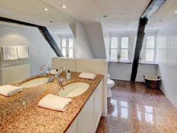 fewo1846 Dampfer Alexandra / Lovingly furnished maisonette in the lively old town with 2 bedrooms, Flensburg Amsterdam Apartments for Rent
