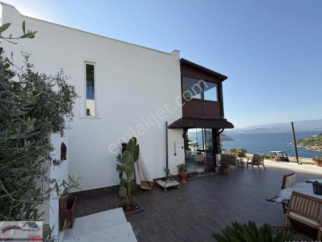 Feza Sitesinde Deniz Manzaralı 4+1 Villa