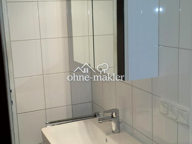 Ffm Niederrad 2 OG Bad Küche Kellerraum möbliert 1 room apartment new bathroom kitchen cellarroom