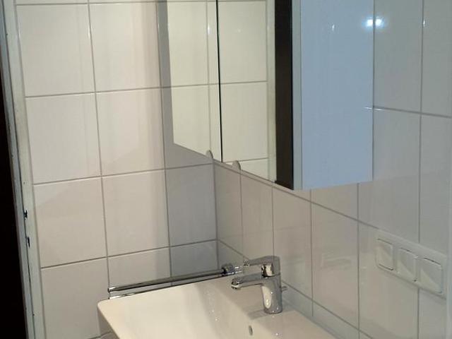 Ffm Niederrad 2 OG Bad Küche Kellerraum möbliert 1 room apartment new bathroom kitchen cellarroom