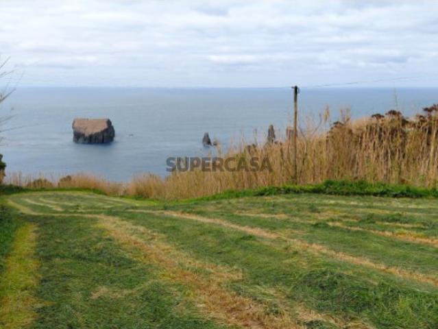 FHPL5066 Terreno Rústico com Vista Mar Deslumbrante, Mosteiros, Ponta Delgada