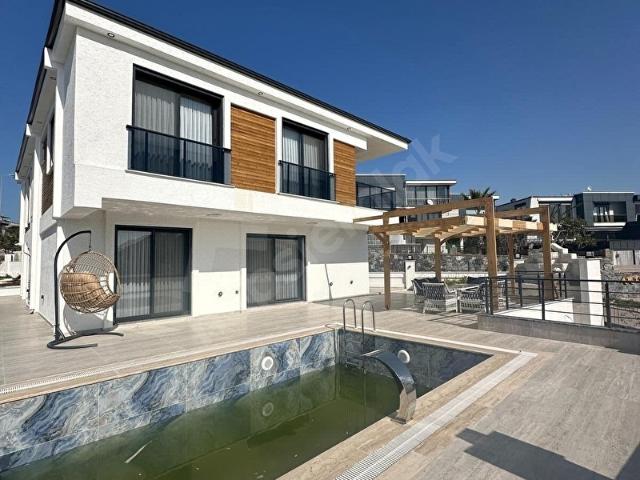 FİYAT DÜŞTÜ, 500 M2 İÇERİSİNDE FULL EŞYALI ULTRA LÜX 4+1 VİLLA