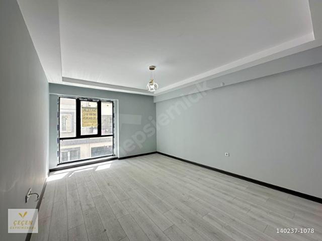 FİYATI DÜŞTÜ! ARAKAT 2+1SIFIR YERDEN ISITMALI K. OTOPARKLI DAİRE