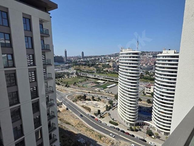FİKİRTEPE EMLAK KONUTLARI'NDA METRO DİBİ ŞEHİR MANZARALI 1+1!