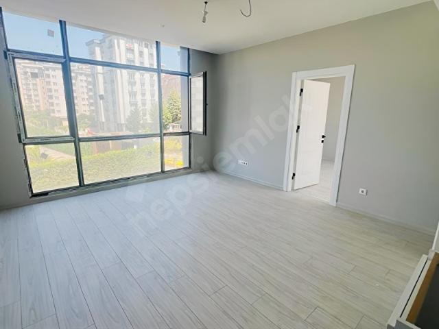 FİNANS MERKEZİ'NE YAKIN, HATBOYU CADDESİ ÜZERİNDE SATILIK 1+1