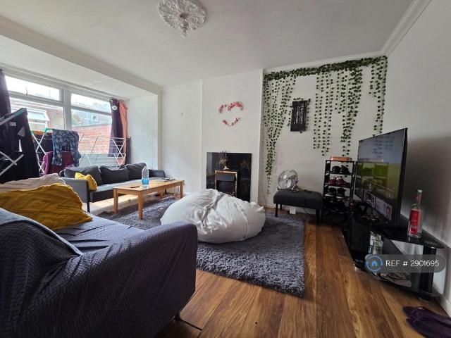 Finwhale House, London, E14 4 bed terraced house to rent £3,400 pcm £785 pw
