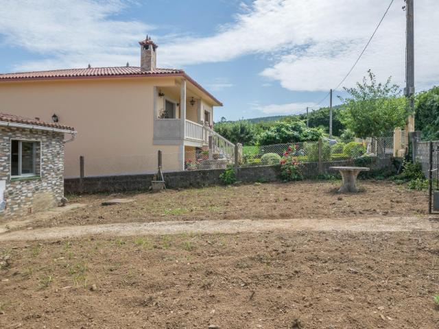 Fin de semana a reformar con bonita parcela en Abegondo