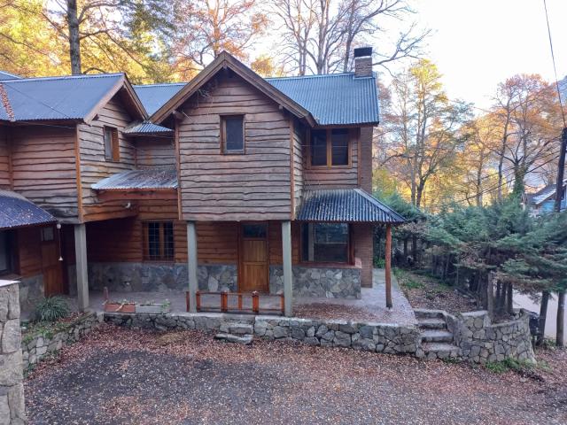 FINA PATAGONIA. Cabaña en alquiler permanente. Centro San Martin de los Andes