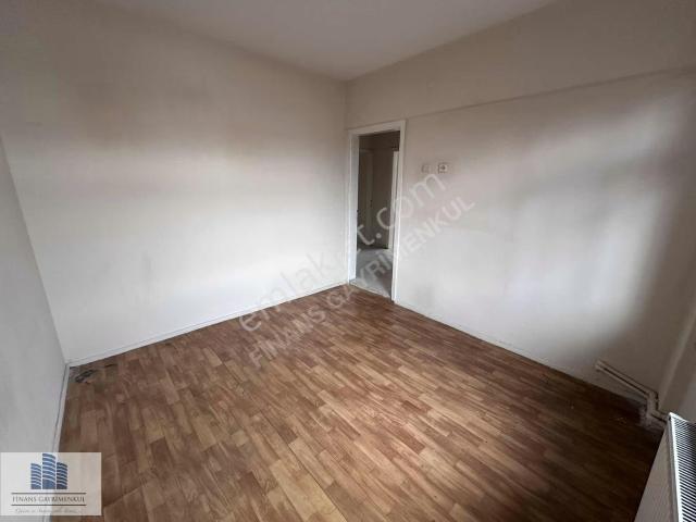 Finans Gayrimenkul'den Çarşı Merkezde Satılık 2+1 Daire