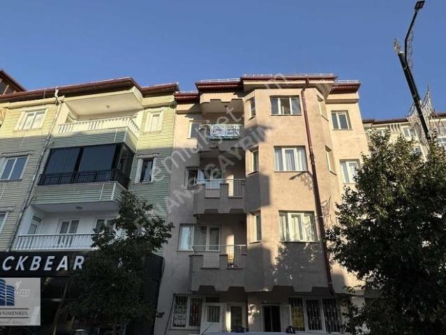 Finans Gayrimenkul'den İstasyon Cad. Arka Sk. Kiralık 3+1 Daire