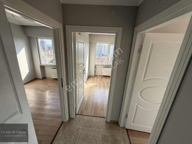 Finans Merkezi Karşısında Otoparklı Arakat 3+1 125 M2 Daire