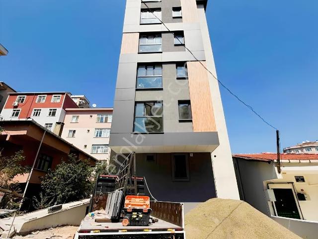 Finans Merkezine Yakın Oturuma Hazır Ara Kat 1+1 Kiralık Daire