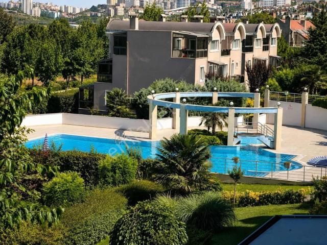 Finansman'dan. havuzlu.güvenlikli.otoparklı Sitede.kiralık Villa