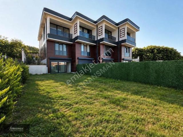 Finansman'dan. sıfır. geniş Bahçeli. trıplex. 4+1. köşe Villa