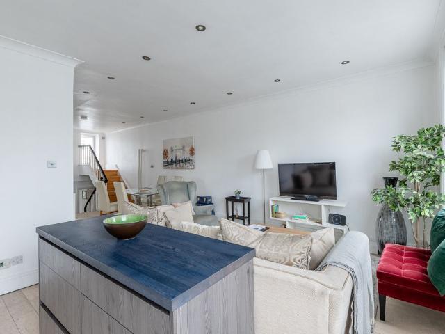 Finborough Road, Chelsea, London, SW10