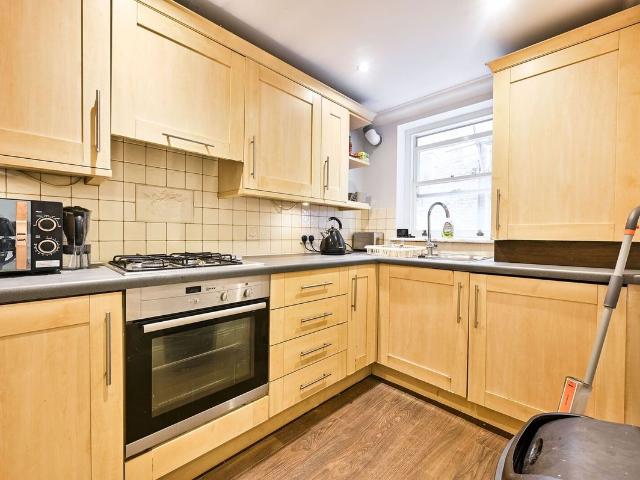 Finborough Road, Chelsea, London SW10, 2 bed flat to rent, £3,684 pcm | PrimeLocation
