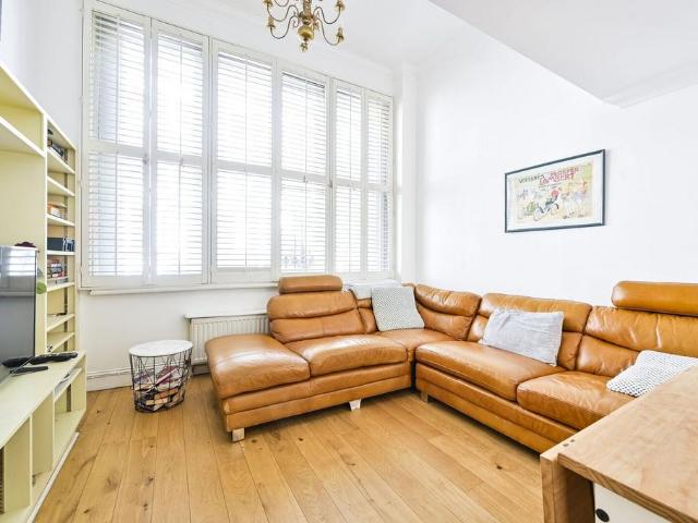 Finborough Road, Chelsea, London, SW10 2 bed flat to rent £3,684 pcm £850 pw