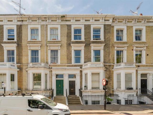Finborough Road, London SW10 2 bed flat to rent £2,600 pcm £600 pw