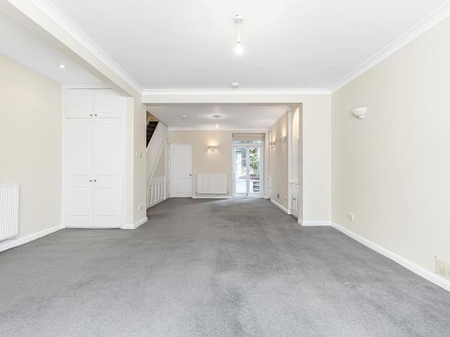 Finborough Road, London SW10, 2 bed maisonette to rent, £3,550 pcm | PrimeLocation