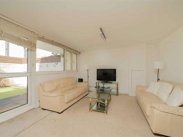 Finborough Road, South Kensington SW10, 3 bed maisonette to rent, £4,225 pcm | PrimeLocation