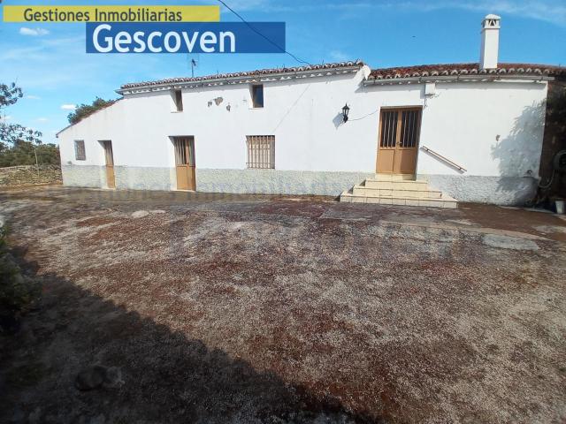 FINCA CASA RÚSTICA, VIVIENDA CON ZONA EXTERIOR APARCAMIENTO, TERRENO CON ESTANQUE PISCINA