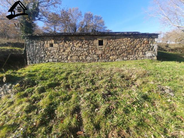 Finca con 3 Cabañas Pasiegas en San Pedro del Romeral