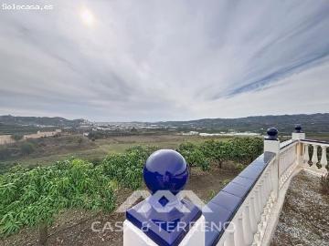 Finca con grandes posibilidades en Vélez Málaga con terreno agrícola y vistas