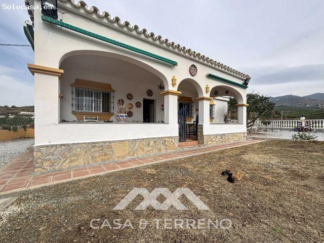 Finca con grandes posibilidades en Vélez Málaga con terreno agrícola y vistas