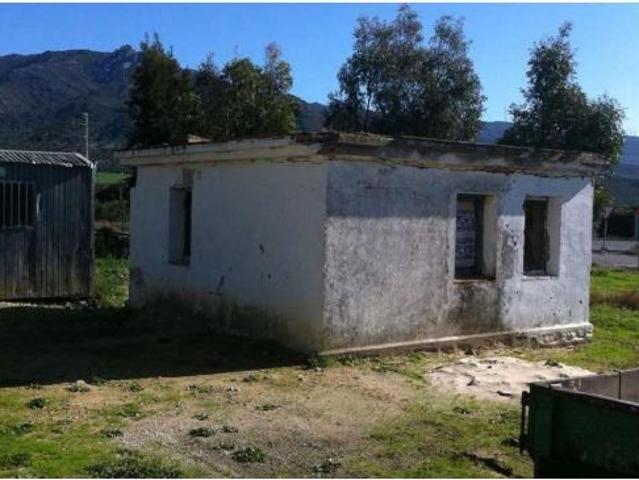Finca con edificación en Tarifa a 5 min de Valdevaqueros – ideal inversión turística