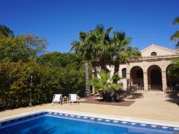 Finca con piscina en parcela de 5.500 m² – Torrellano Bajo. 208m² Alicante