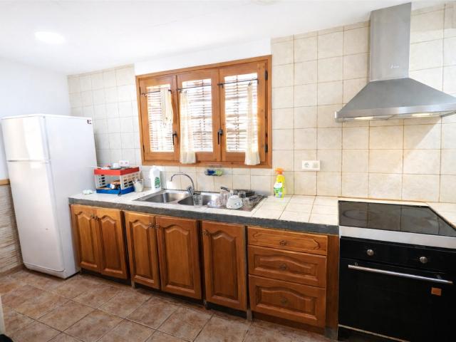 Finca Con Terreno Y Almacén 140m² Fraga