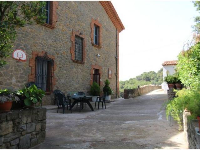 FINCA CON TERRENO CASA Y PISCINA
