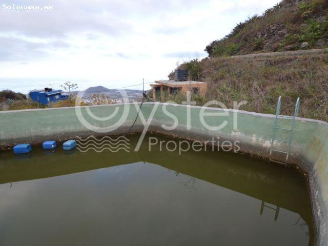 Finca con vivienda y varias edificaciones