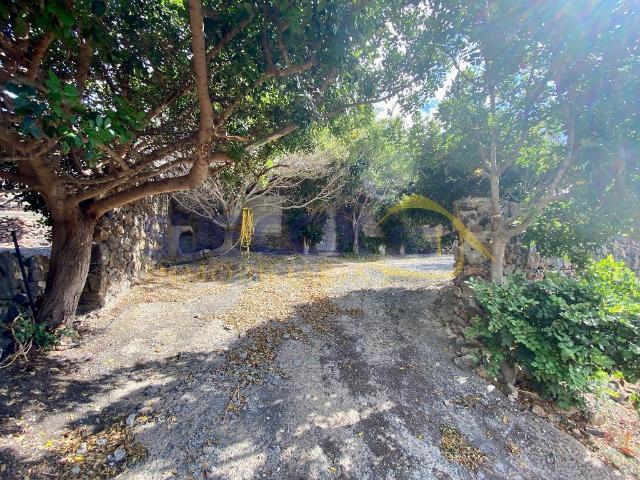 Finca de 2 dormitorios en venta