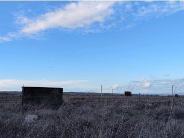 Finca de casi dos hectáreas con casa en Casar de Cáceres