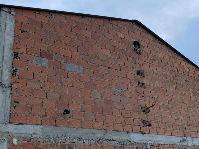 Finca de casi dos hectáreas con casa en Casar de Cáceres