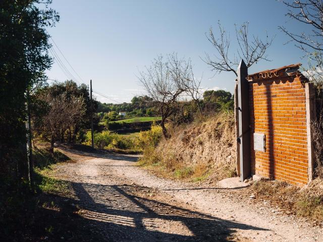 Finca de diez hectáreas con licencia de hípica y cría caballar a la venta en Rubí, vallès occidental, Barcelona