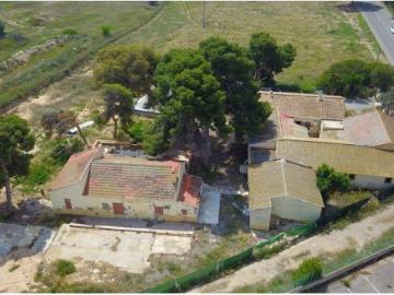FINCA DE MAS DE 23.000 M² Y 1.043 M² DE SUELO URBANO