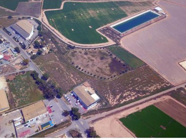 FINCA DE MAS DE 23.000 M² Y 1.043 M² DE SUELO URBANO