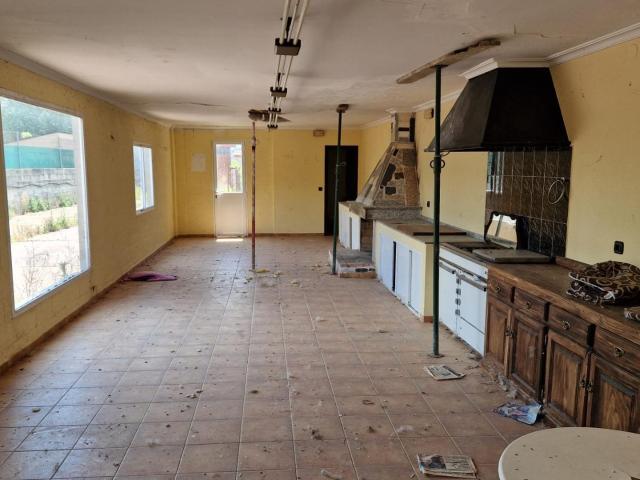 FINCA DE RECREO EN CARRACEDELO